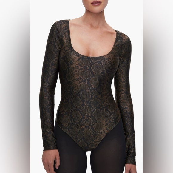 Good American Shine Python Scoop Neck Long Sleeve Bodysuit - Picture 9 of 14